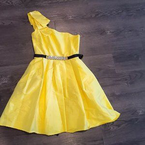 beautiful yellow dress